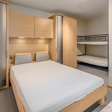 T Pand C 0408 P 47 * Nieuwpoort